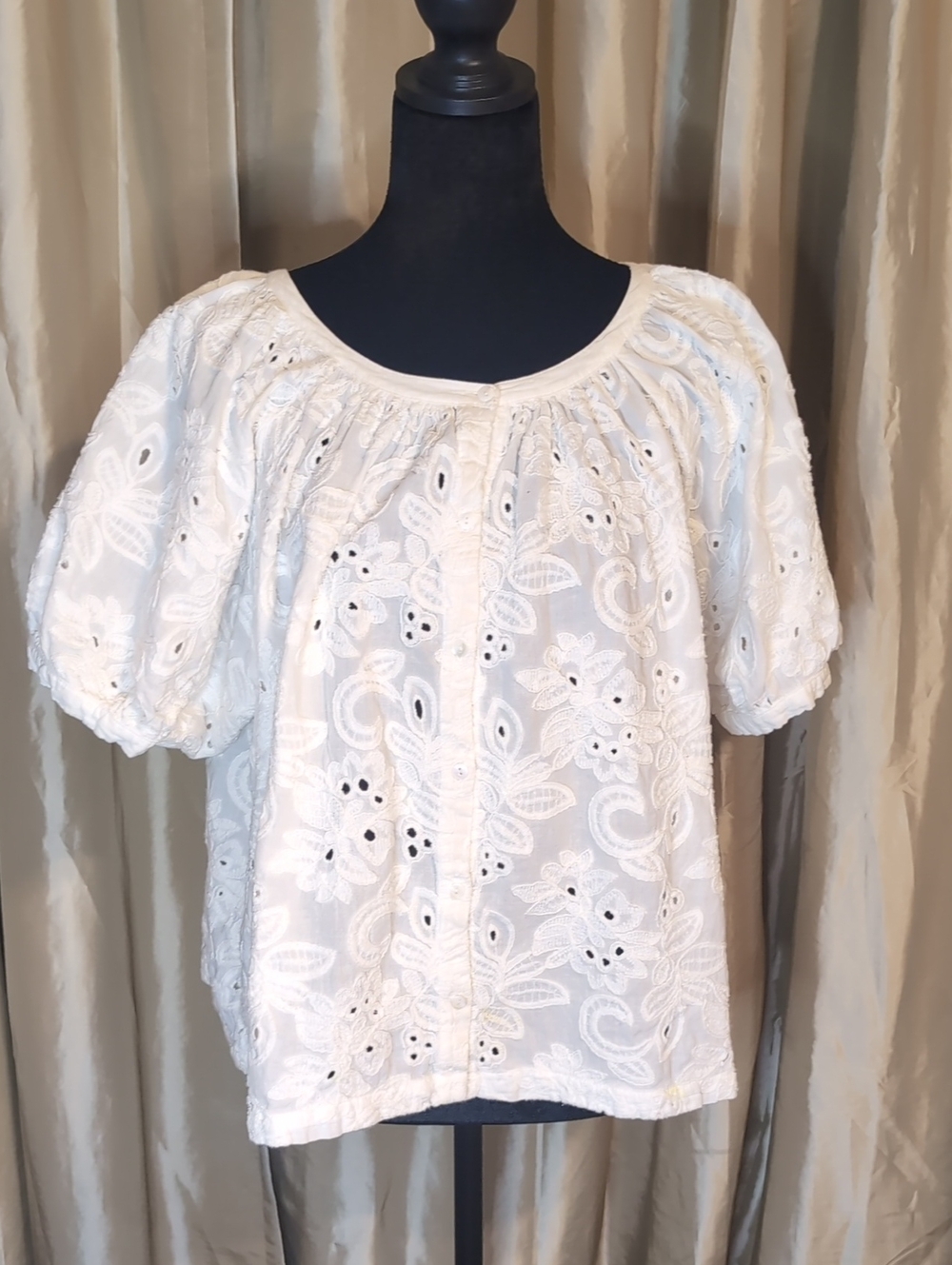 Karen Kane White Eyelet Embroidered Puff Sleeve Blouse
